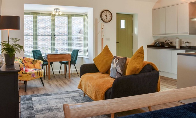 Boxgrove Cabaña | 1 bedroom accommodation in Chichester