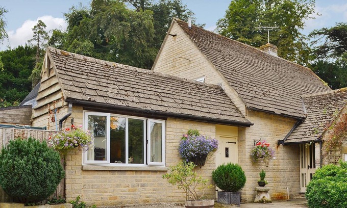 Quenington Cabaña | 1 bedroom accommodation in Hatherop