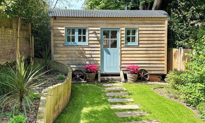 Steyning Cabaña | 1 bedroom accommodation in Steyning