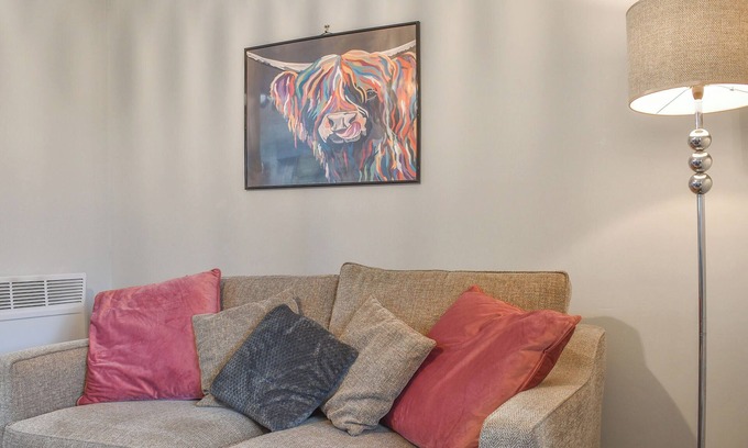 Cannock Cabaña | Relax at this peaceful apartment, just a stone’s throw from Cannock Chase.