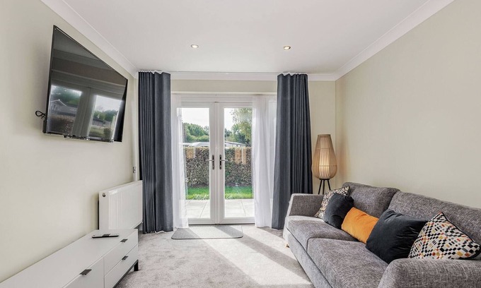 Yaxham Cabaña | 1 bedroom accommodation in Yaxham, Dereham