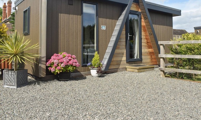 Bretforton Cabaña | 1 bedroom accommodation in Bretforton, near Broadway