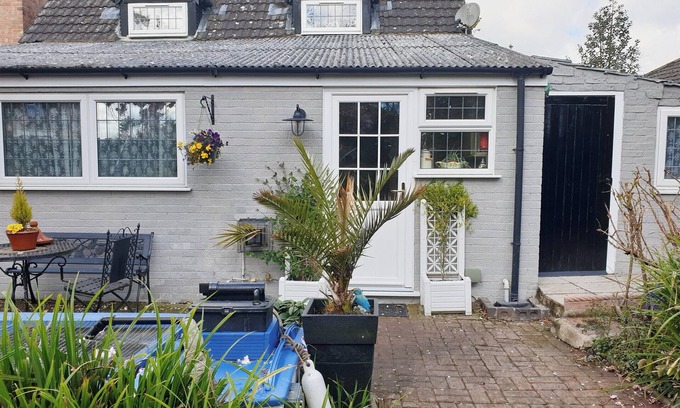 East Kirkby Cabaña | 1 bedroom accommodation in East Kirkby, near Spilsby