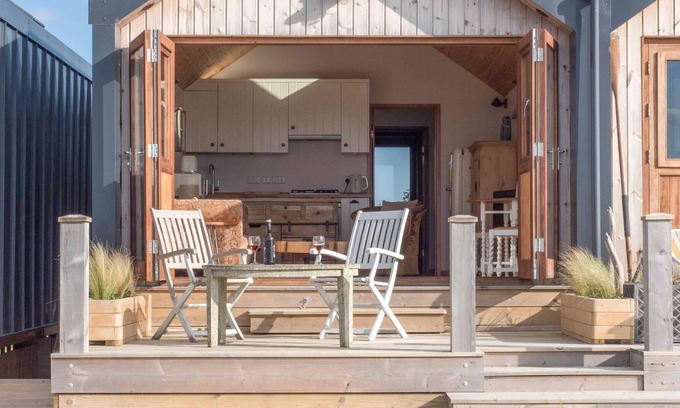 Cowes Cabina | 1 bedroom accommodation in Cowes