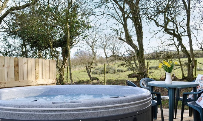 Westward Cabaña | 1 bedroom accommodation in Brocklebank, near Caldbeck and Uldale