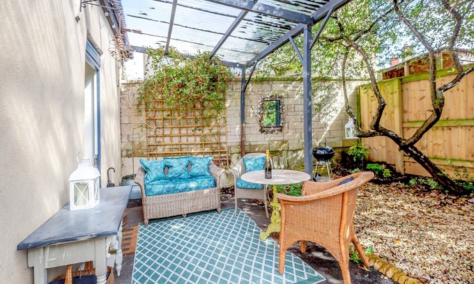 Beckington Cabaña | 1 bedroom accommodation in Beckington, near Frome