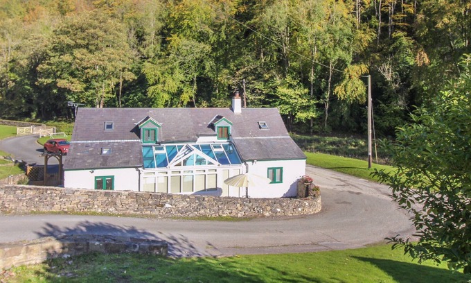 Cilcain Cabaña | 1 bedroom accommodation in Rhydymwyn, near Mold