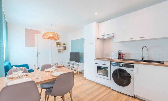 Roubaix Apartamento | 1 bedroom apartment near tram, CHR + parking