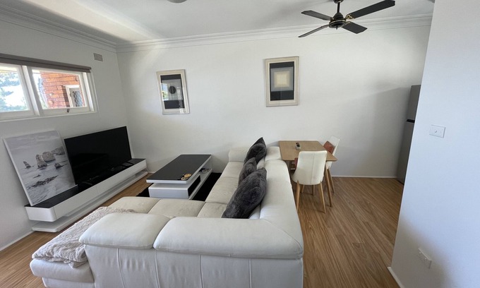 North Wollongong Apartamento | 1 Bedroom Beach Apartment Queen Bed