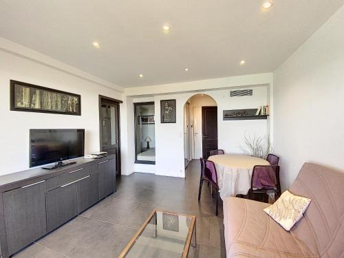 Pointe Croisette Apartamento | 1-bedroom beachfront apartment with sea view