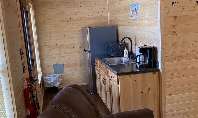 Hamilton Casa | 1 Bedroom Cabin w/Two Recliners Cabin 7
