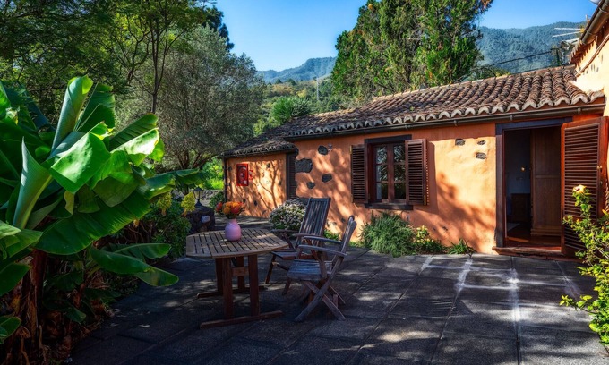 Breña Alta Chalet De Esquí | Succession by Huskalia