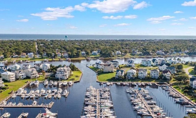 St. James Condominio | 1 bedroom condo in St James in Southport - great amenities!