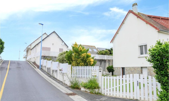 Pirou Apartamento | 1 Bedroom Cozy Apartment In Pirou