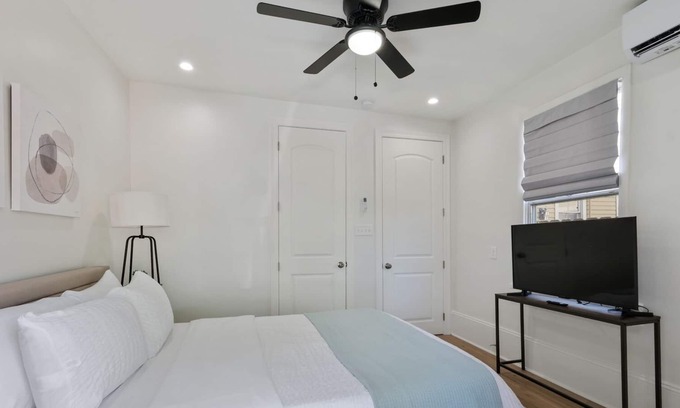 Esplanade Ridge Casa | 1 Bedroom Home across the street from Jazz Fest!