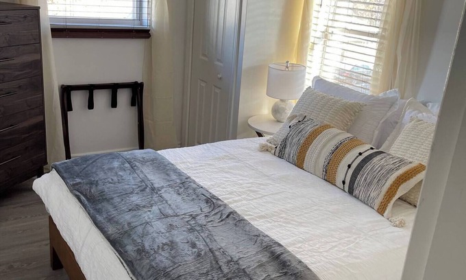 Madawaska Casa | 1 Bedroom in Vintage 1930s House, 1 Level