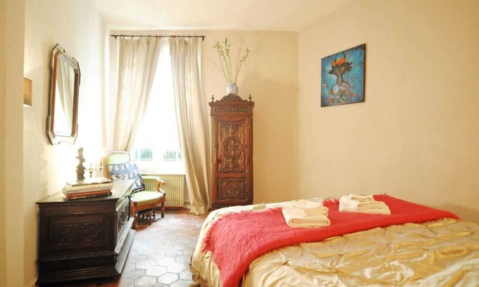 Latin Apartamento | 1 bedroom next to Notre Dame