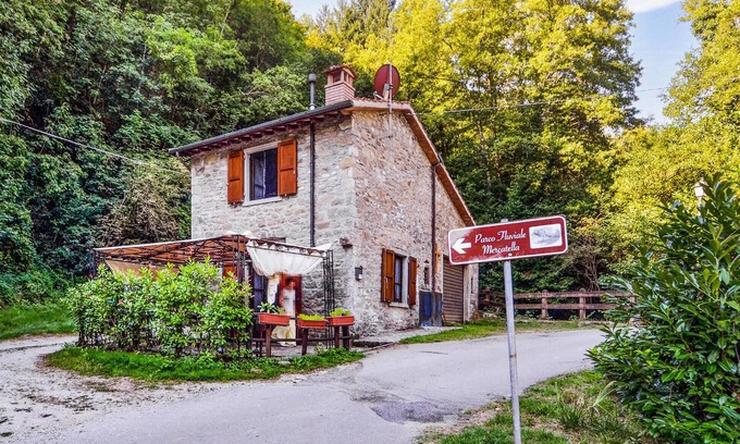 Ortignano Raggiolo Casa | 1 bedroom pet friendly home in Ortignano Raggiolo