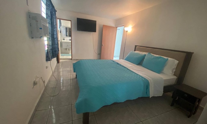 Cupey Casa | 1 Bedroom Poolside Apt. A3, La Casita Verde