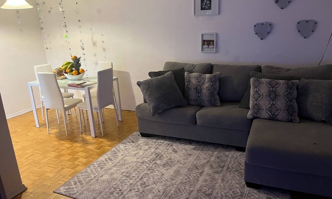 The Peanut Casa | 1 bedroom shared kitchen and bathroom