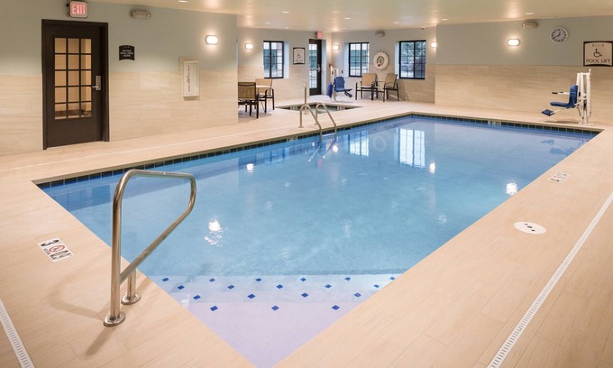 West Omaha Condominio | 1 Bedroom Suite | King Suite. Free Breakfast