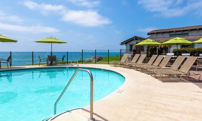 Del Mar Hotel | 1 Bedroom Suite w/Kitchen | Pool | Free Parking | Del Mar Beach Access