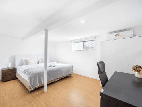Macgregor Casa | 1 Bedroom Unit near Highway Transports n Shops
