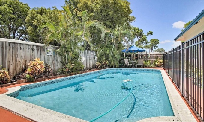 Central Oakland Park Casa | 1 bedroom Villa with a private patio and shared Pool