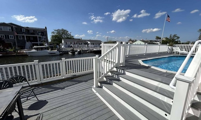 Osbornsville Casa | 1 Bedroom Waterfront Home in Brick