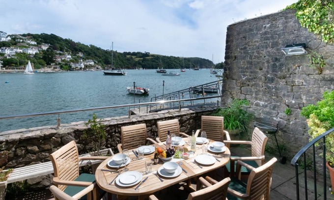 Dartmouth Cabaña | 1 Bight Boatyard