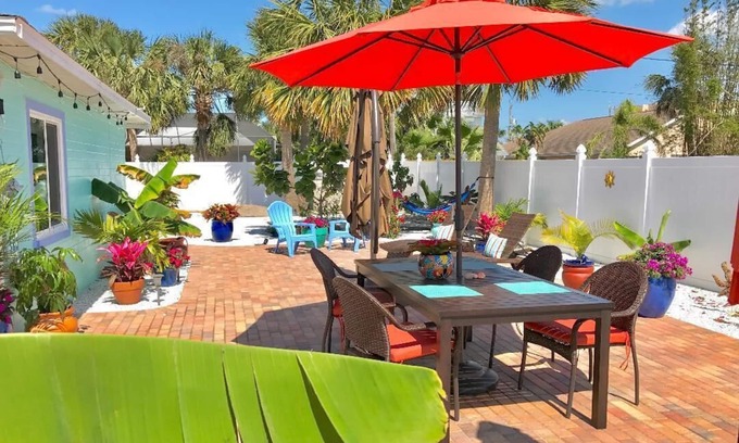 Horton Shores Casa | 🐬 MEJOR OFERTA NS️NSB Beautiful Beachy Private Home Lg. Patio trasero, caminar a todos 🏖