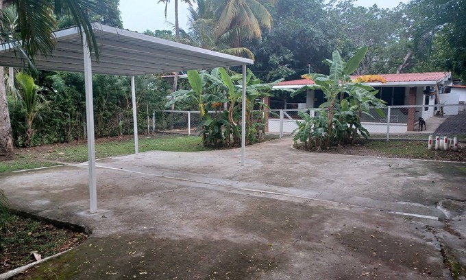 Playa Coronado Casa | 1 BLOCK FROM THE BEACH CORONADO, PANAMA! COZY INEXPENSIVE RENTAL