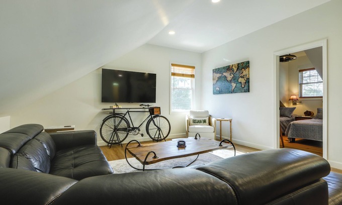 Loveland Casa | 1 Block to Loveland Bike Trail: 'The Frog Man Inn'