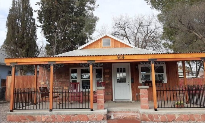 Cottonwood Casa | 1 Block Walk to Old Town - 1931 Historical Home
