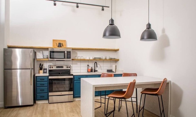 South Main Historic District Apartamento | 1-BR Apt in Boutique Hotel Downtown