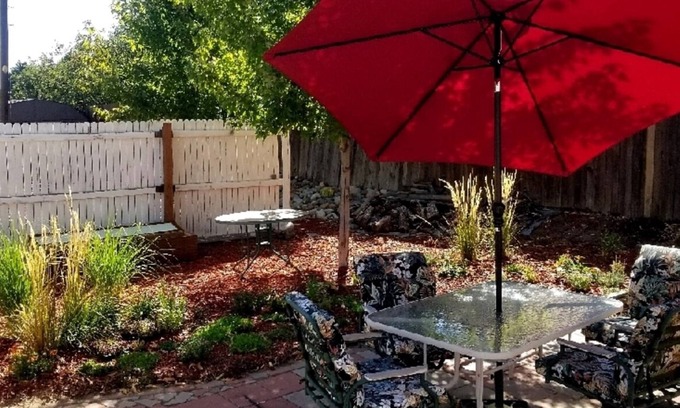 Englewood Apartamento | 2+ BR House, cerca de Red Rocks, Patio, parrilla de gas, sala de juegos, 420 👌
