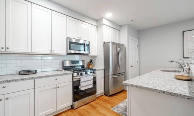 New Rochelle Apartamento | 1 Br Hideaway Close to All!