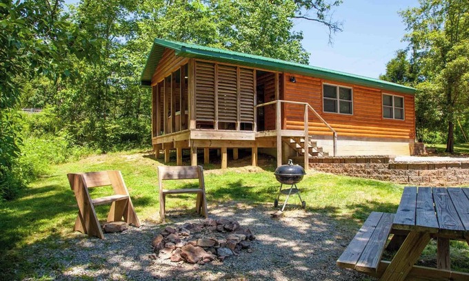 Equality Cabina | 1 BR Hot Tub Cabin- Closest Cabins to Garden of the Gods-Shawnee National Forest