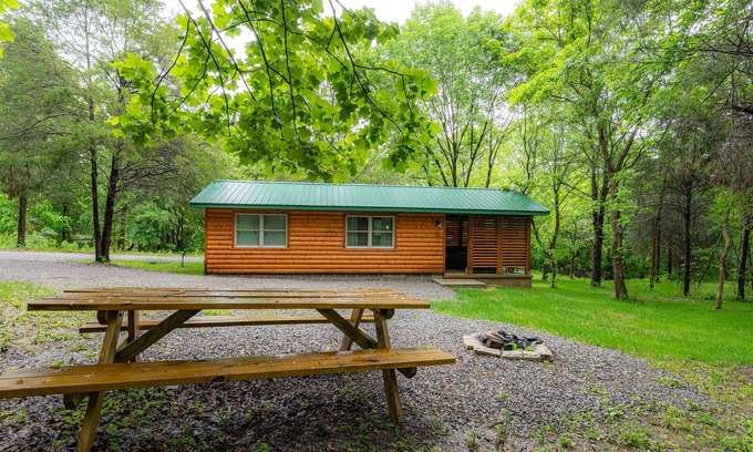 Equality Cabina | 1 BR Hot Tub Cabin- Closest Cabins to Garden of the Gods-Shawnee National Forest