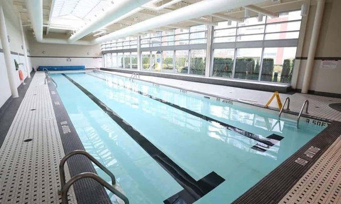 Crosstown Apartamento | 1 BR in the Heart of Downtown: Parking, Pool & Gym . Property #22-157614