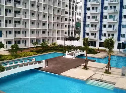 Bel-Air Apartamento | 1 BR Makati Condo WIFI Netflix Pool Balcony
