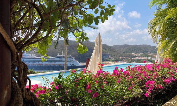 Playa Chahué Condominio | 1 BR Oceanfront Condo at Spectacular Sueno Real