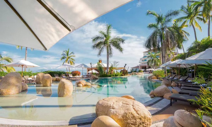 Conchas Chinas Complejo | 1 BR Suite in Luxury Garza Blanca Resort Puerto Vallarta with stunning views
