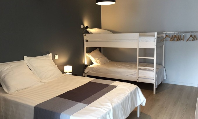 Les Epesses Apartamento | 1 brin d'ailleurs : apartment in village house 3 kms from puy du fou