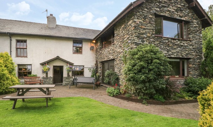Millom Cabaña | 1 CHERRY TREE COTTAGE, pet friendly in Millom, Cumbria