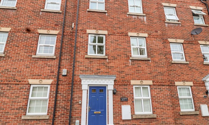 Beverley Casa | 1 COCKERILL FOLD, pet friendly, with a garden in Beverley