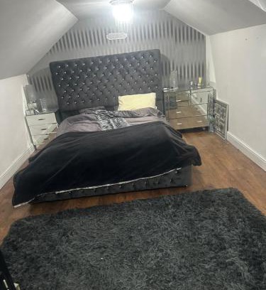 Basildon Casa | 1 Double Bedroom Luxury Space with Living Room, Bathroom and Kitchen