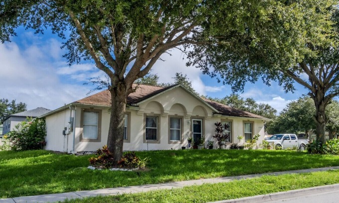 Plymouth Apartamento | 1 Flint and Kingscrest, LLC - Apopka