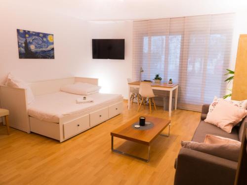 Wiesbaden Apartamento | 1-Helles Studio mit Kochzeile -WLAN,Terrasse & kostenfrei parken
