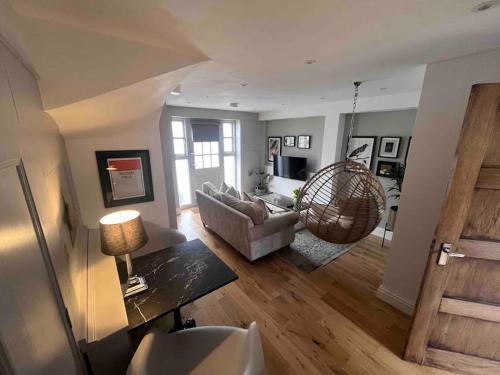 Witney Casa | 1 Holdan Mews, 1 bed house, free parking, central Witney